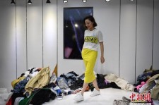 喀什兼职模特试衣服(兼职做试衣模特好吗)