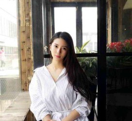 喀什女友兼职模特的小说(女友兼职模特的小说保举)