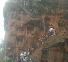 喀什乐山旅游攻略(乐山旅游攻略自由行路线推荐)