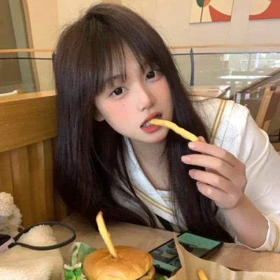 喀什伴游女生李欣怡的资料