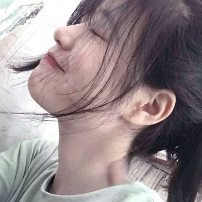喀什伴游女生烟雨蒙蒙的资料