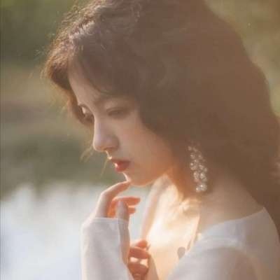 喀什伴游女生雷花蕊的资料