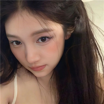 喀什伴游女生秦婉兮的资料