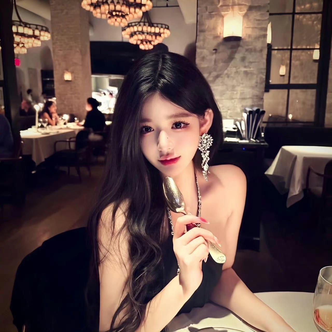 喀什伴游女生蓝盈盈的资料