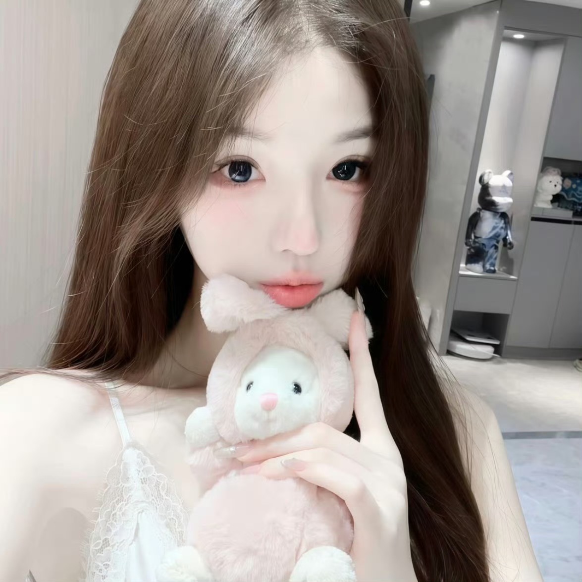 喀什伴游女生朱珠的资料