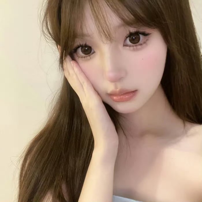 喀什伴游女生星晚的资料