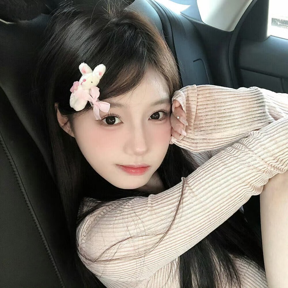 喀什伴游女生沈欣白的资料
