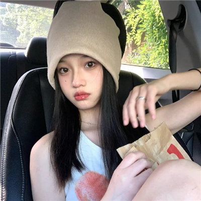 喀什伴游女生乙傲薇的资料